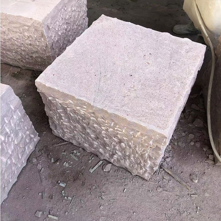 成都石材加工厂 青石板、米黄砂岩与黄石板的多维应用之美